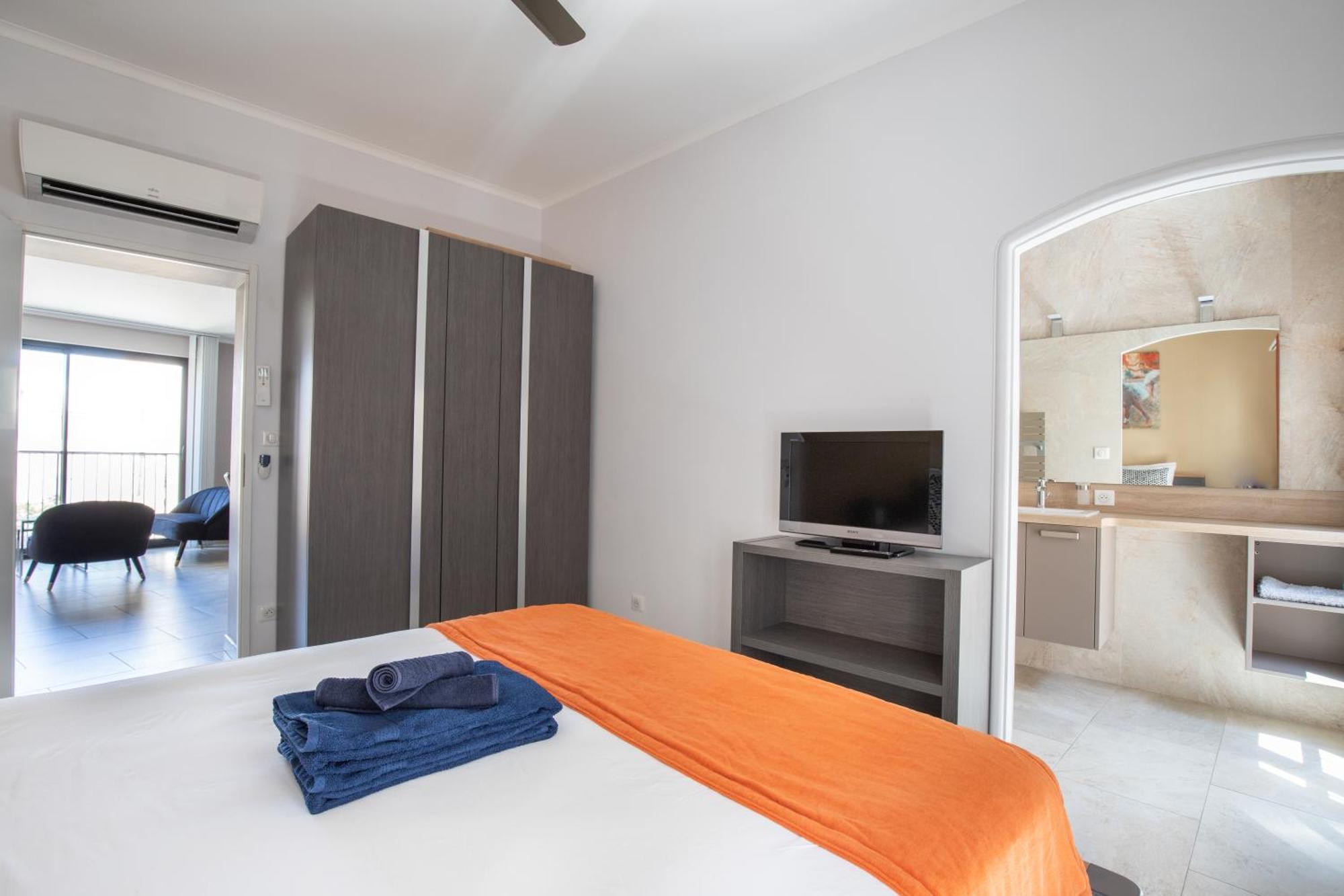 Au Coeur De L'Isle Apartment Bagian luar foto